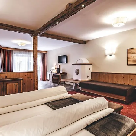 Rose Hotel