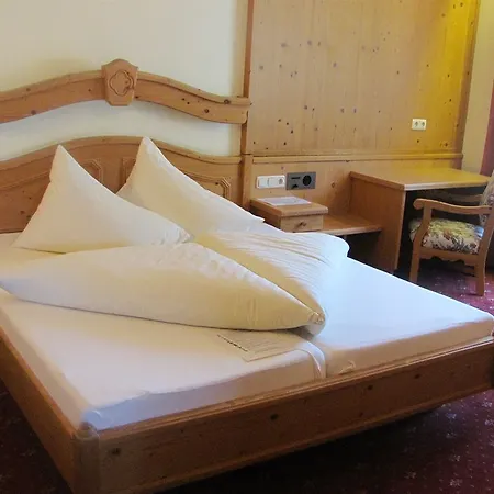 Rose Hotel 4*