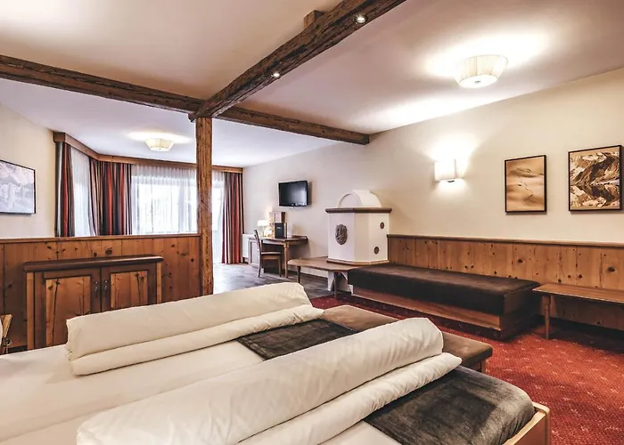 Rose Hotel