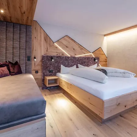 Rose Hotel 4*